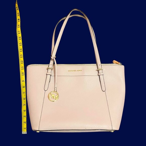 Michael Kors Jet Set Tote in Blush Pink Saffiano Leather – Gold Hardware - Picture 4 of 10